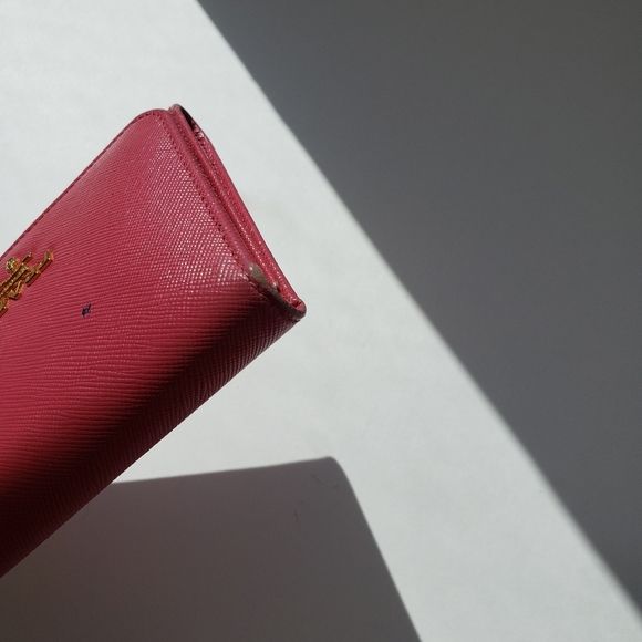 Authentic Prada Saffiano Trifold Compact Wallet - Picture 17 of 17